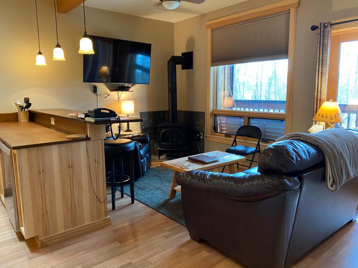 River Hotel 3*