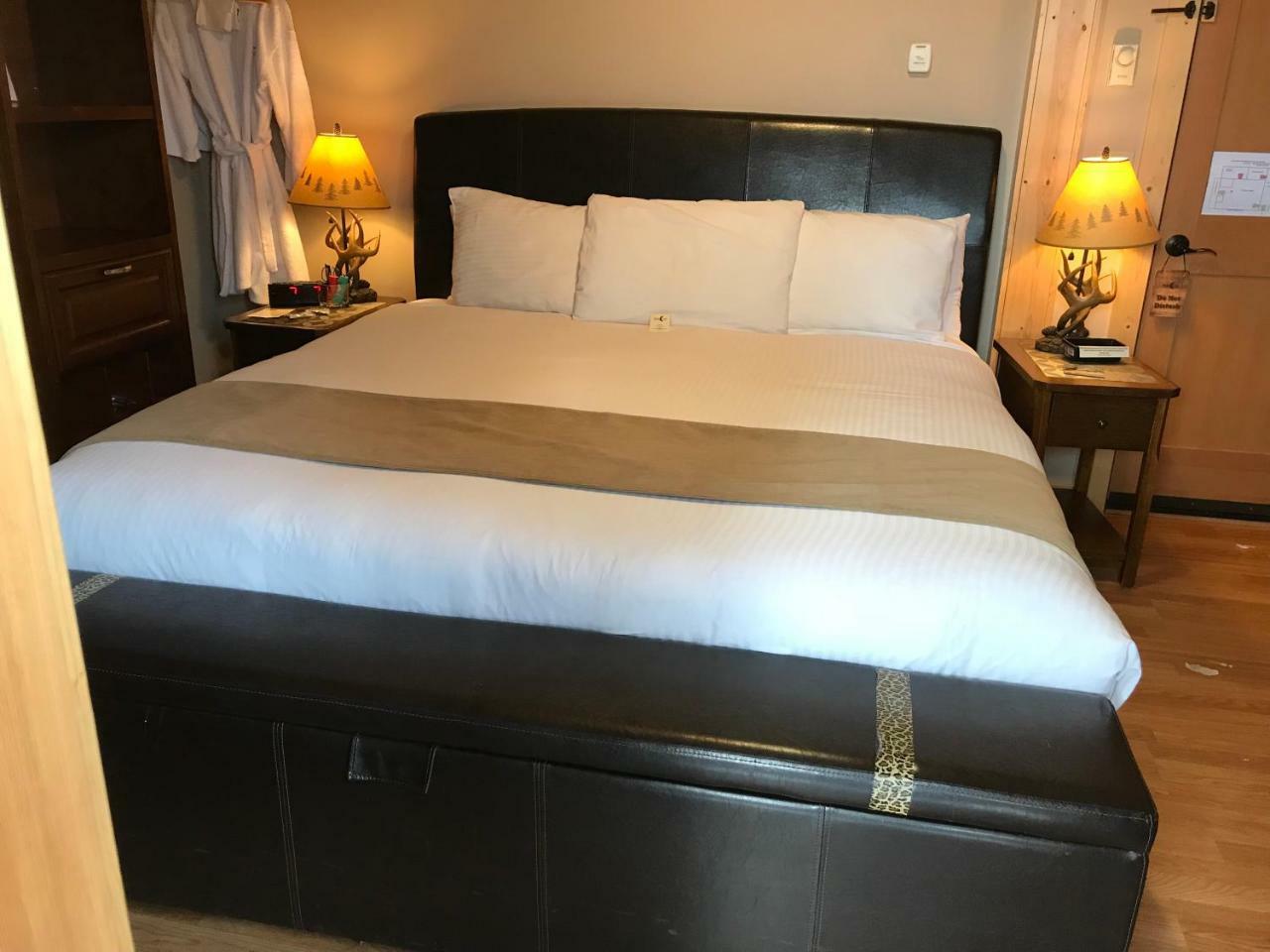 Hotel River 3*